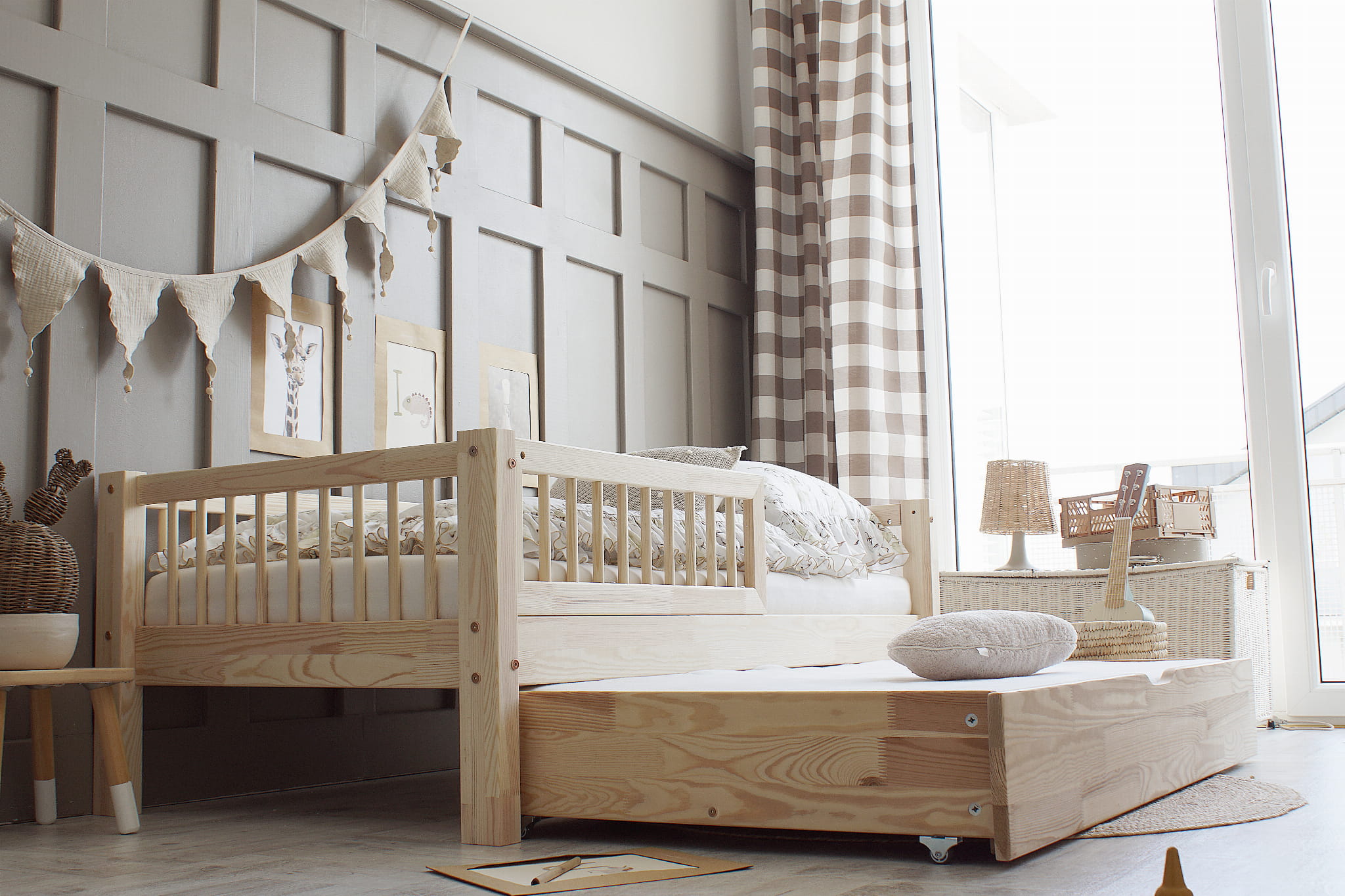 7-9 Basic plus krevati me syromeno krevati / apothikeutiko xoro