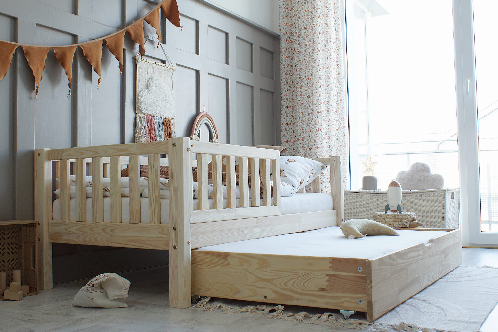 Basic love plus bed Basic Love PLUS κρεβάτι μασίφ με συρτάρι / δεύτερο κρεβάτι - Image 1