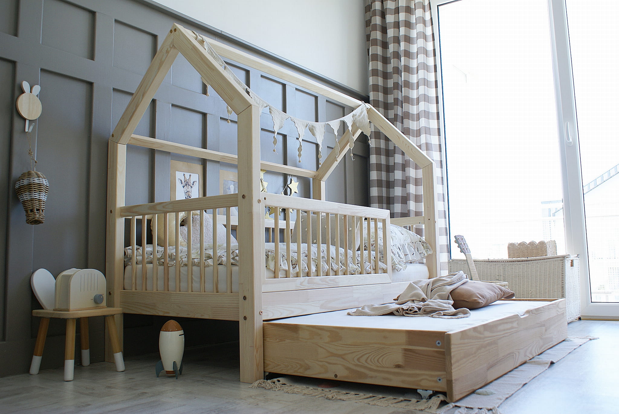 Fiori plus open drawer Flori PLUS κρεβάτι μασίφ με συρτάρι / δεύτερο κρεβάτι - Image 1