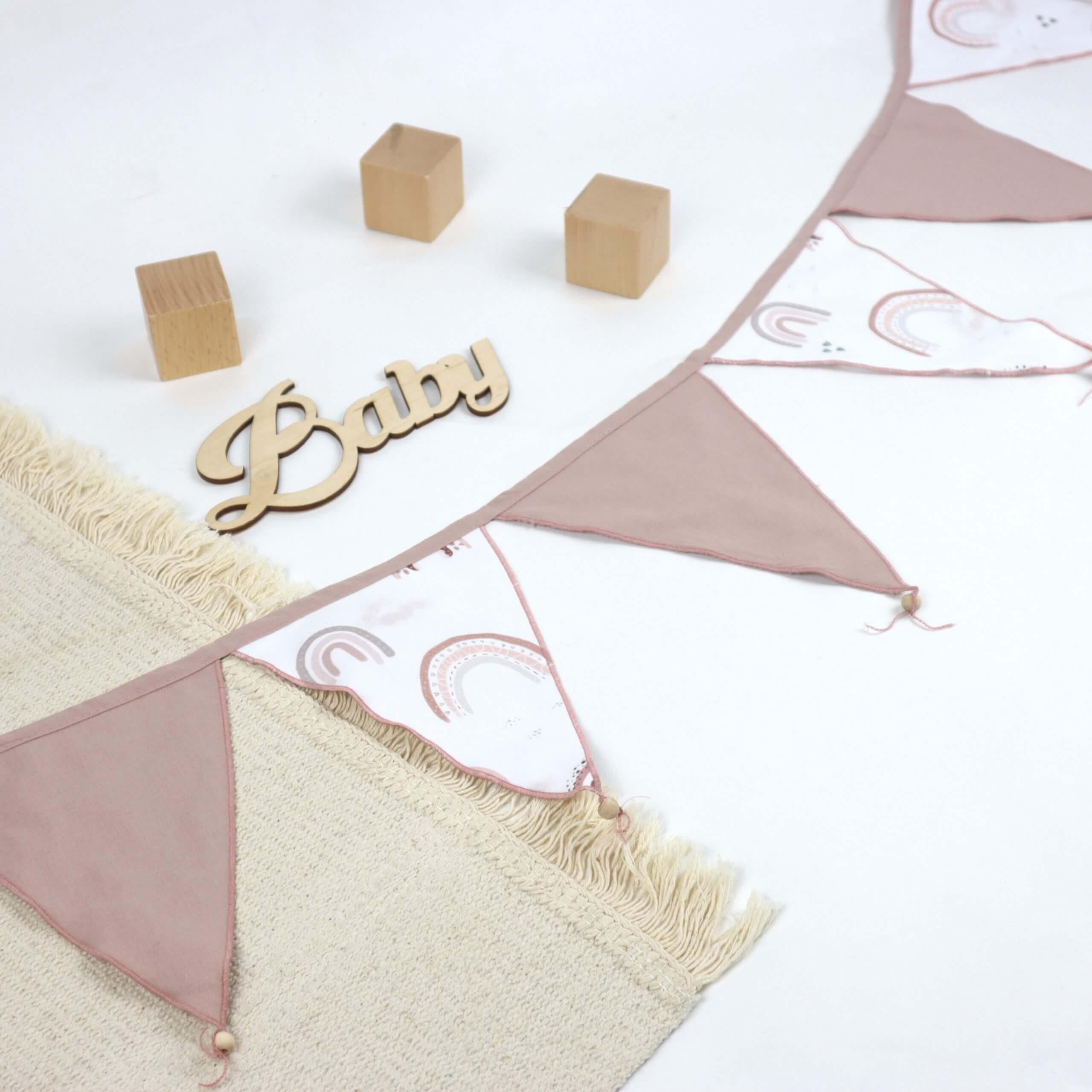 0264-scaled Γιρλάντα με σημαιάκια Rainbow - Image 1