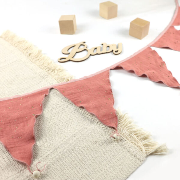 Γιρλάντα με σημαιάκια από Μουσελίνα