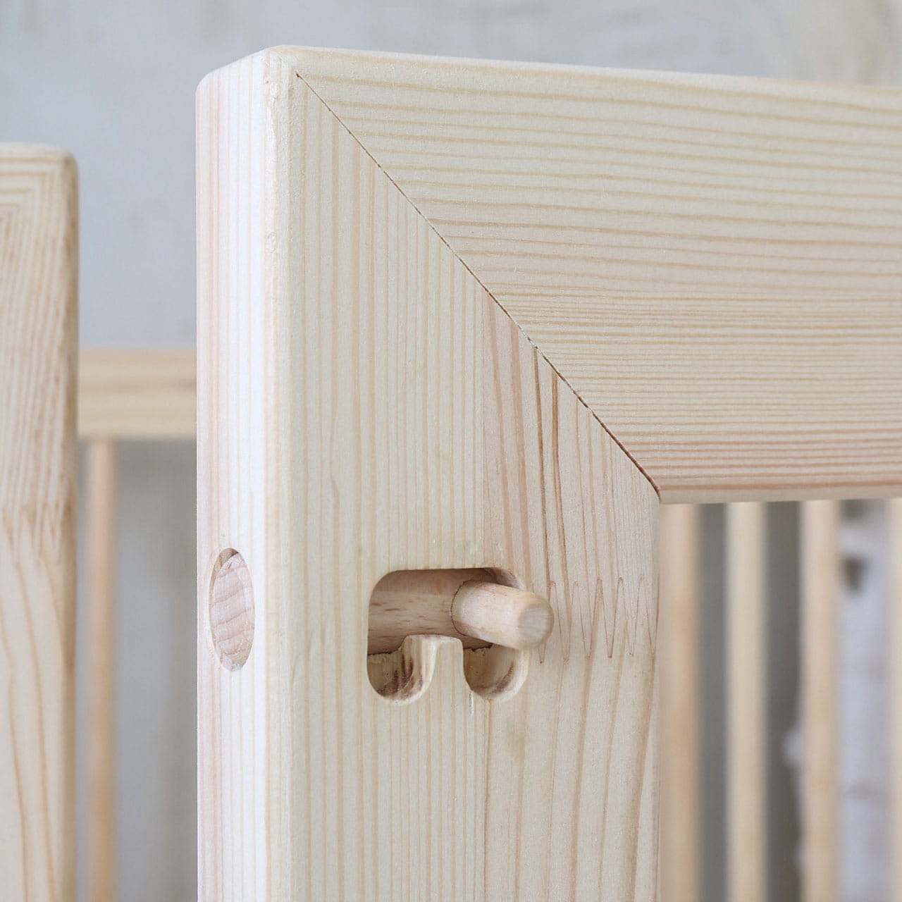 Bramka---zamkniecie-autorskie-Luletto-2 Bambi κρεβάτι rung rail με προστατευτικό καγκελοφράχτη (πόδι 0 εκ.) - Image 2