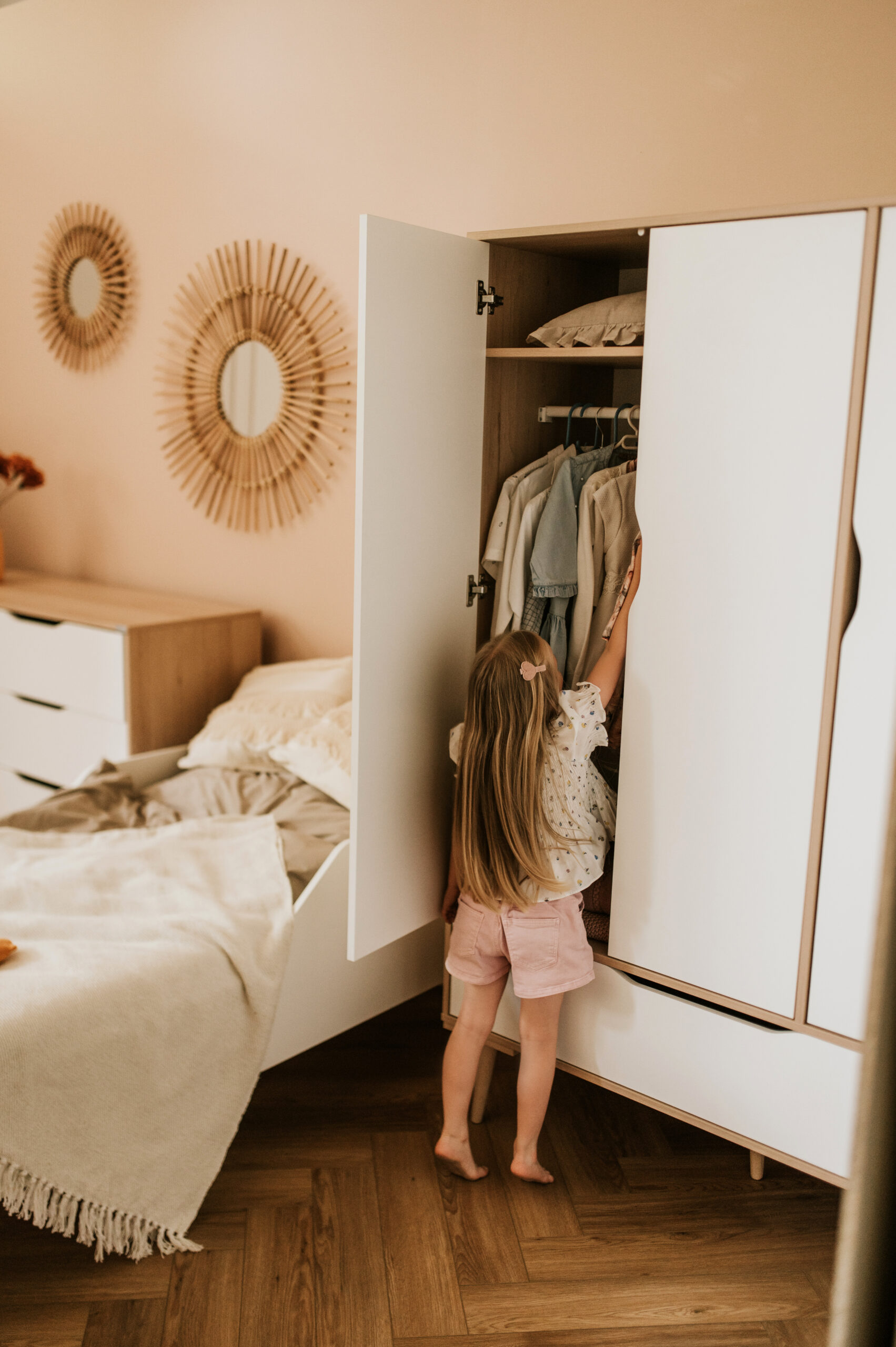 DSC_2065-scaled Τρίφυλλη ντουλάπα Sofie - Image 2