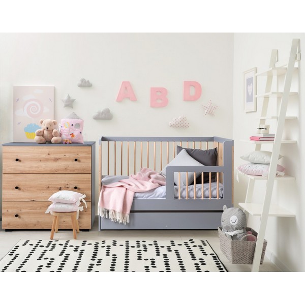 Cute baby room interior with crib and chest of drawers near whit Ολοκληρωμένο δωμάτιο Pauline Oak με Κούνια και Συρταριέρα - Image 8