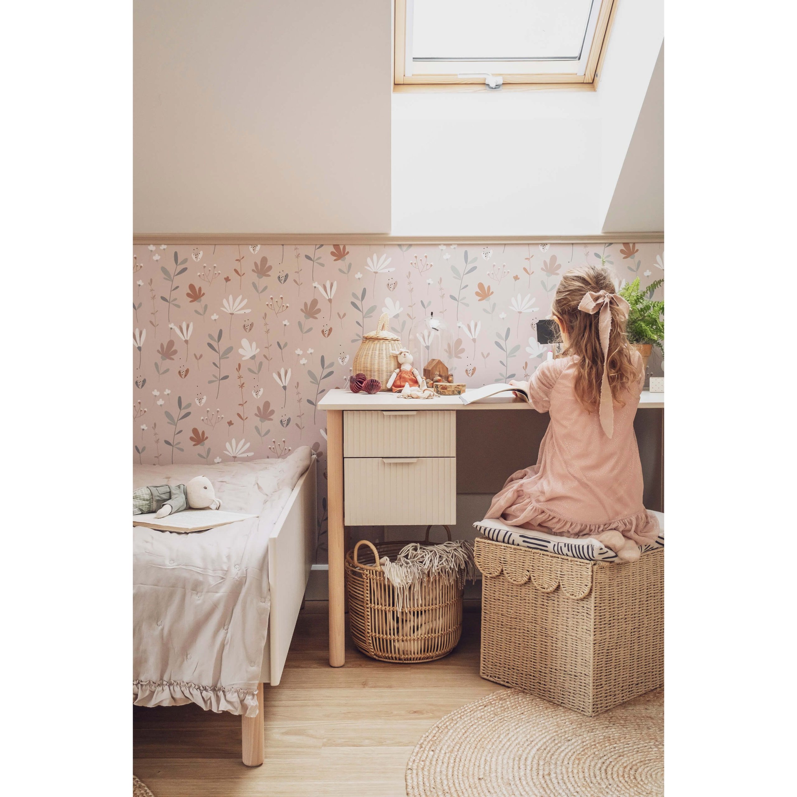 white-Miloo_champagne_lifestyle_31-scaled Παιδικό γραφείο Miloo Λευκό - Image 5