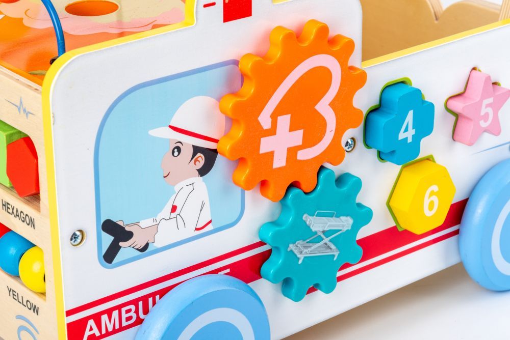 3_max (2) Ξύλινο καρότσι Ασθενοφόρο με τουβλάκια - Image 3