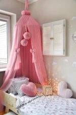 Τούλινο Canopy με πομ πον