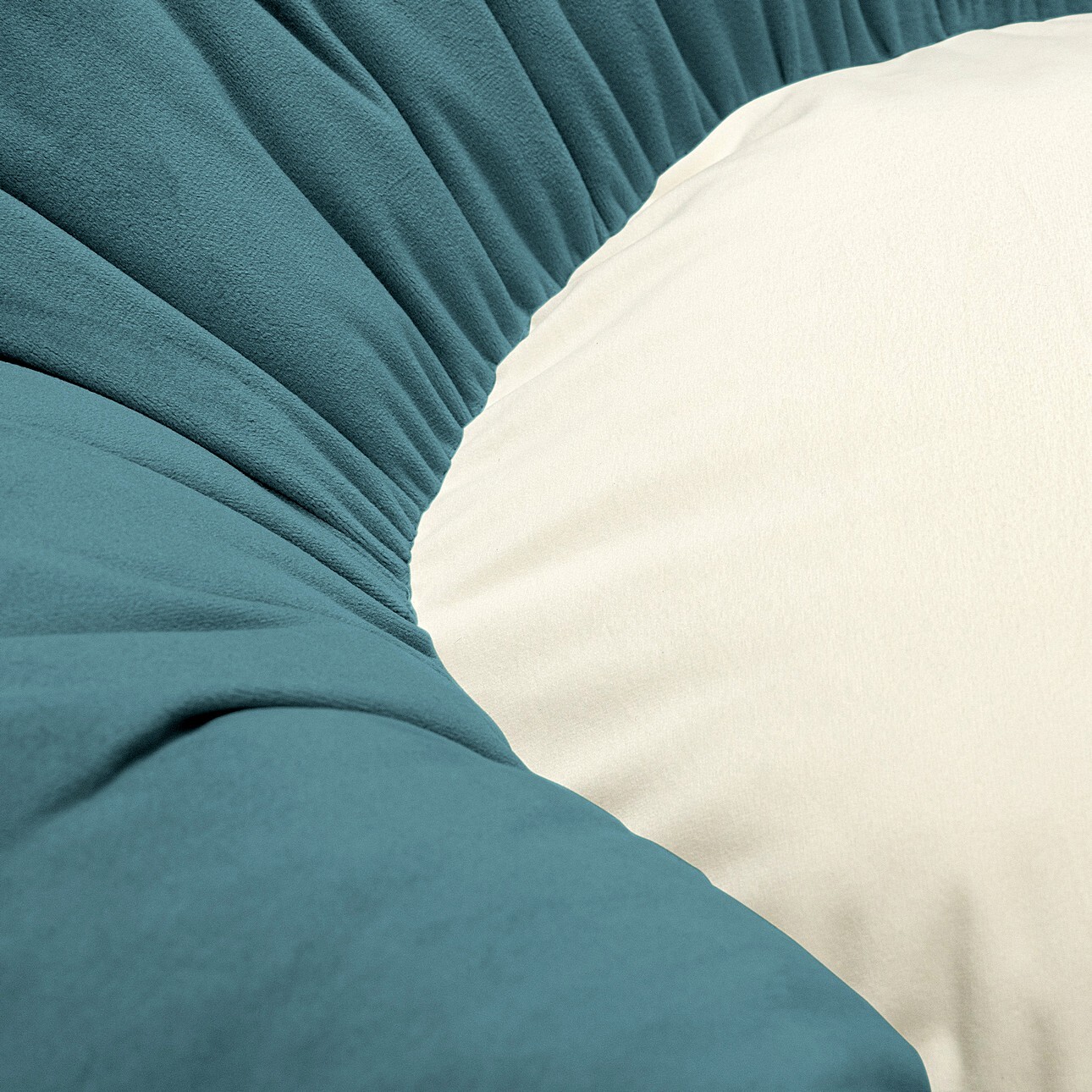 sq1290 (8) Mia Flower Cushion - Image 6