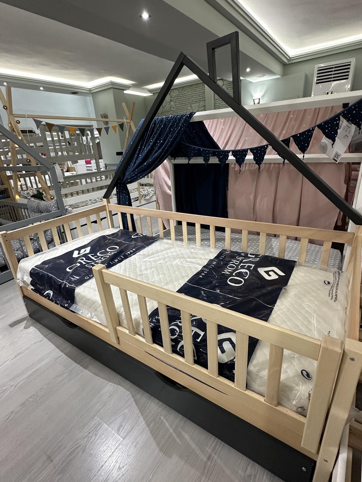 0-02-05-68b7efc23505afc7faf703fa1124d7337e9dc9ad93918fe42fd8bb518e8d658f_f51cc57aa29148e4 Κρεβάτι Marco μασίφ οξιά με αφαιρούμενη σκεπή - Image 3