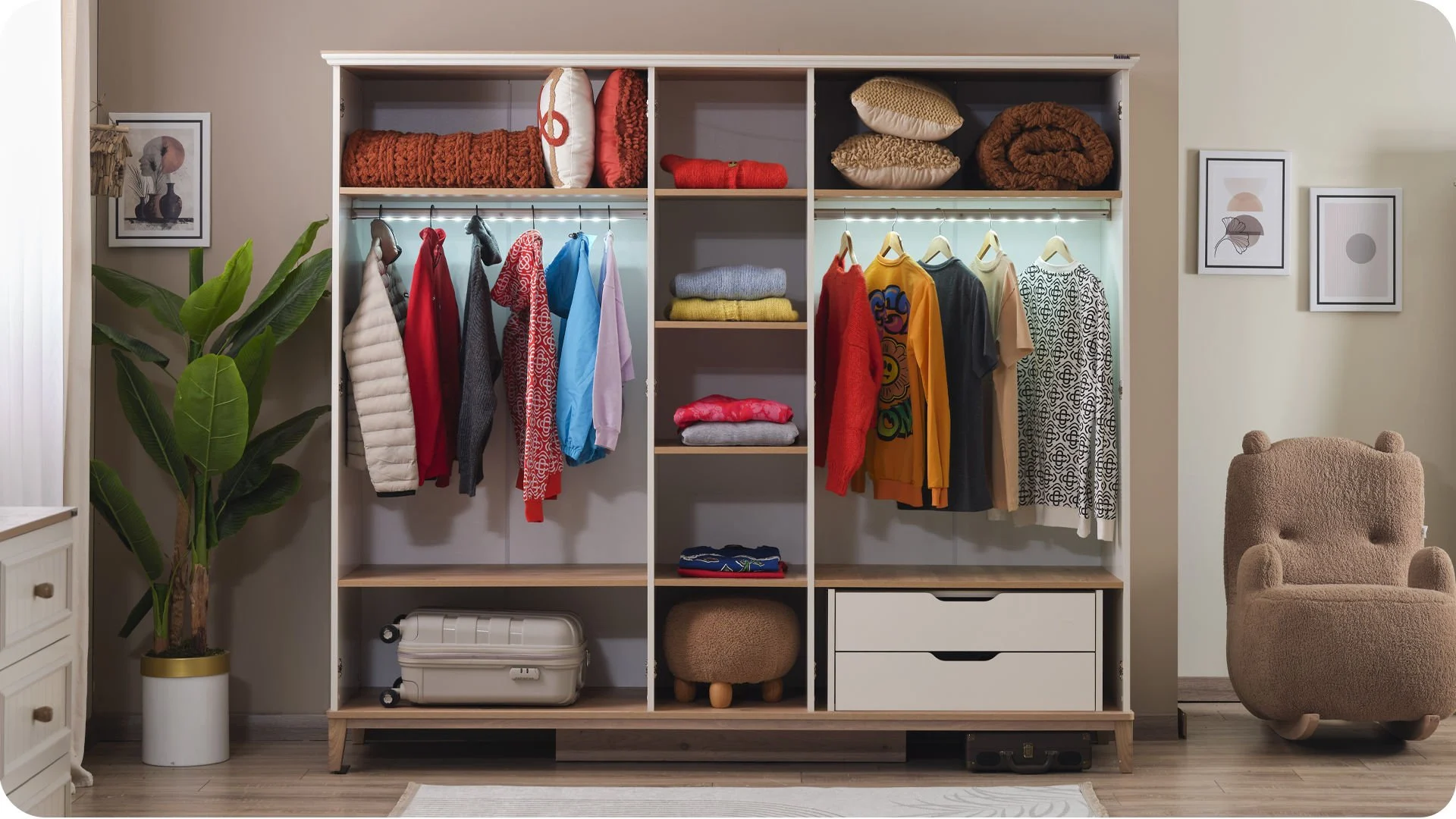 4 Πεντάφυλλη ντουλάπα Mirage - Image 2